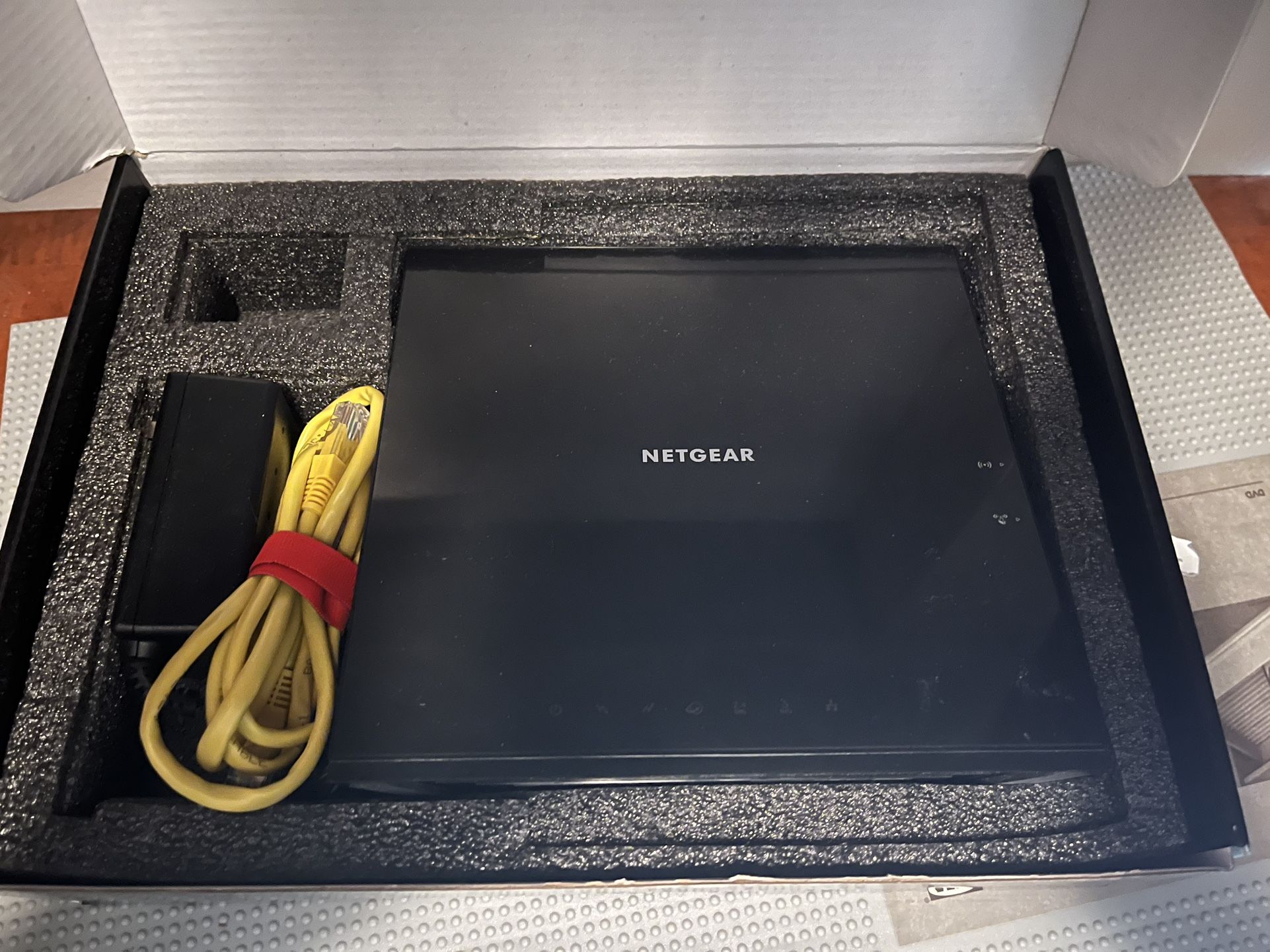 Netgear AC 1600 Router/Modem Combo