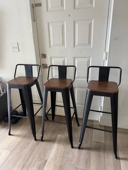 BARSTOOL CHAIRS
