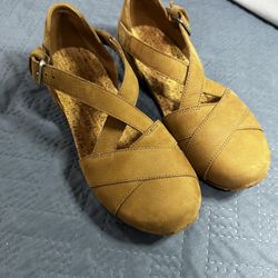 Teva Women’s Sandals- Size 6- Like New