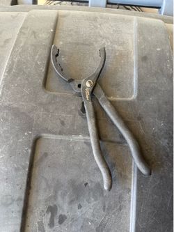 Oil filter pliers