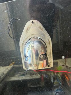 Pop up bow light