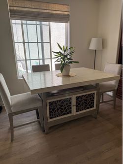 Dining table with 4 chairs - counter height
