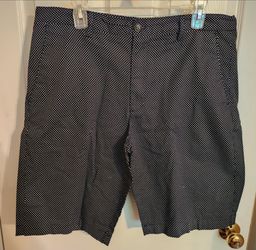 Mens Linea Uomo dress shorts in solid black with small white polka dots. Size 36. New Conditions without tags.
*** Cash 💸 only, please. Front Door pi