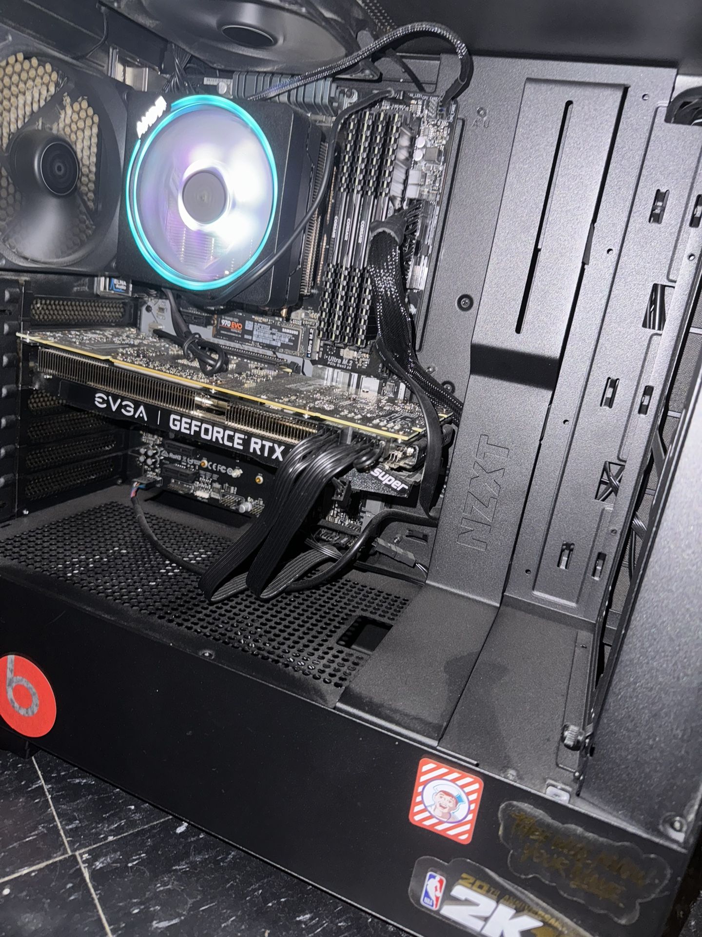 GAMING PC FOR SALE! GREAT FOR STREAMING AND CAN RUN ANY GAME IN GREAT QUALITY.