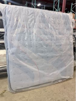 King mattress Sealy posturepedic plus pillowtop