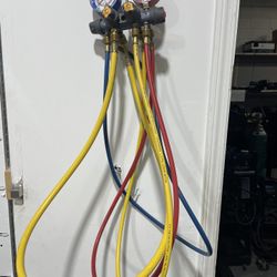 Yellow Jacket Titan 4-Valve Mainfold