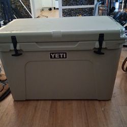 Yeti Cooler' 105