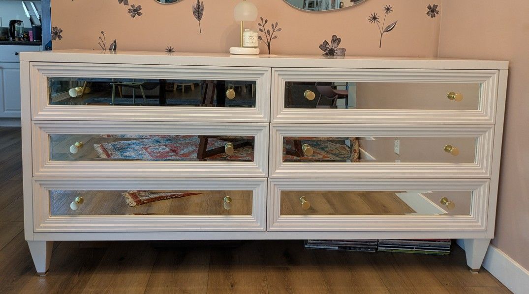 White 6 Drawer Dresser With Mirrored Drawers