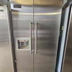 42" VIKING BUILT IN STAINLESS STEEL REFRIGERATOR 