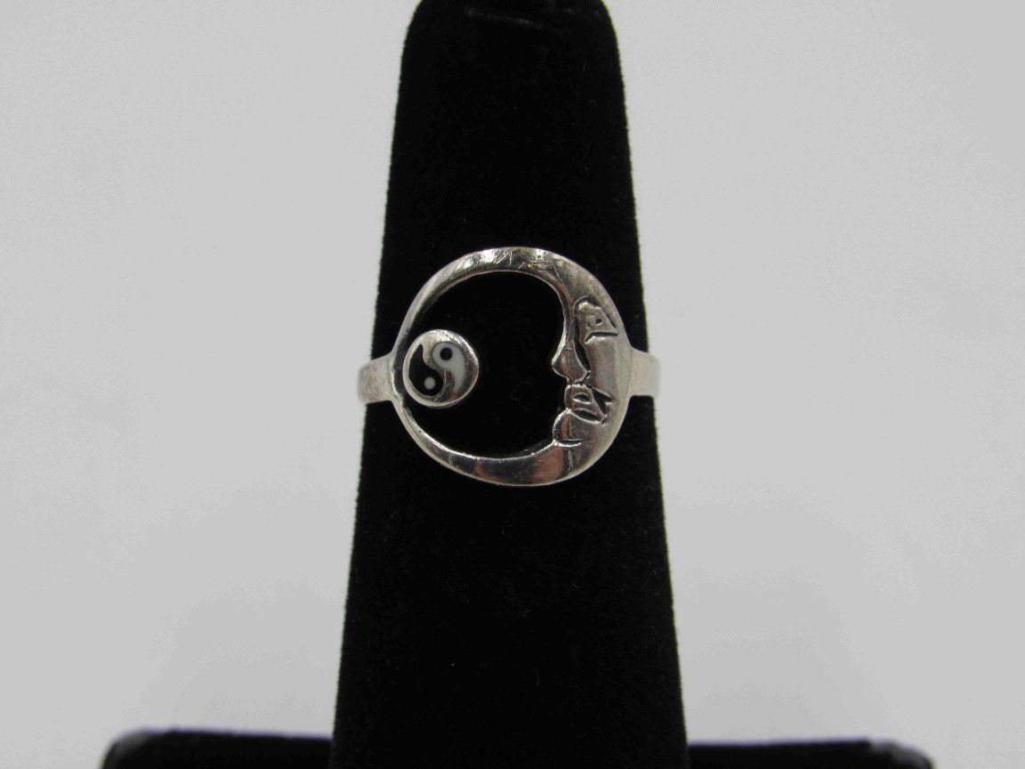 Size 4.5 Sterling Silver Half Moon Yin Yang Band Ring Vintage Statement Engagement Wedding Promise Anniversary Bridal Cocktail Friendship
