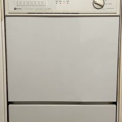 White Maytag Dishwasher (Model #: MDB6000AWW)