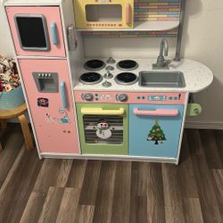 Play Kitchen 