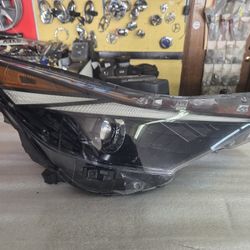 2021 2023 Hyundai Elantra Right Headlight 