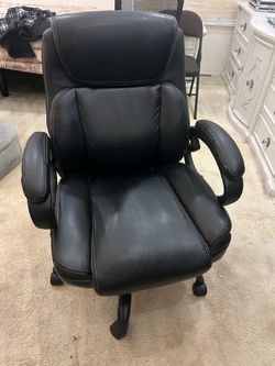 Nice, thick, comfy office chair with armrest