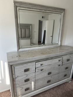 Dresser with Big Mirror