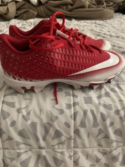 Baseball cleats