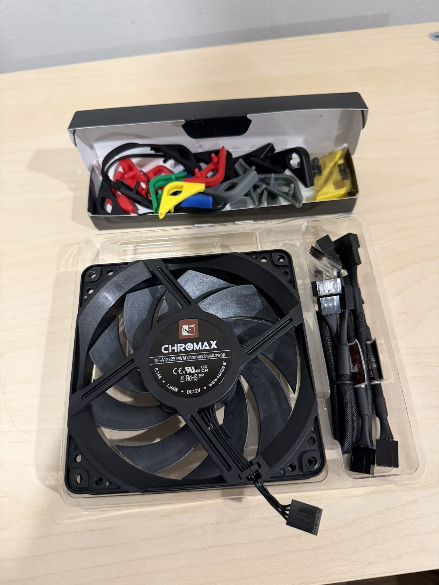 Noctua NF-A12x25 PWM https://offerup.com/redirect/?o=Y2hyb21heC5CbGFjaw==