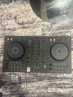 DDJ FLX4 + speakers