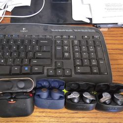 Quality Wireless Earbud Earphone Headphone LOT