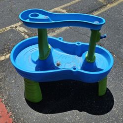 Step2 Rain Showers Splash Pond Toddler Water Table, Kids Water and Sand Activity Sensory Playset, Summer Outdoor Toys
