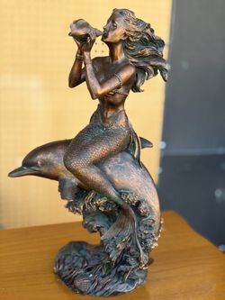 Statue
