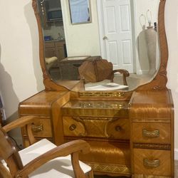 Wow Beautiful Antique Art Deco Waterfall Vanity and Chair, Beveled Mirror, Bakelite Pulls. Great Condition  $2000 Value 