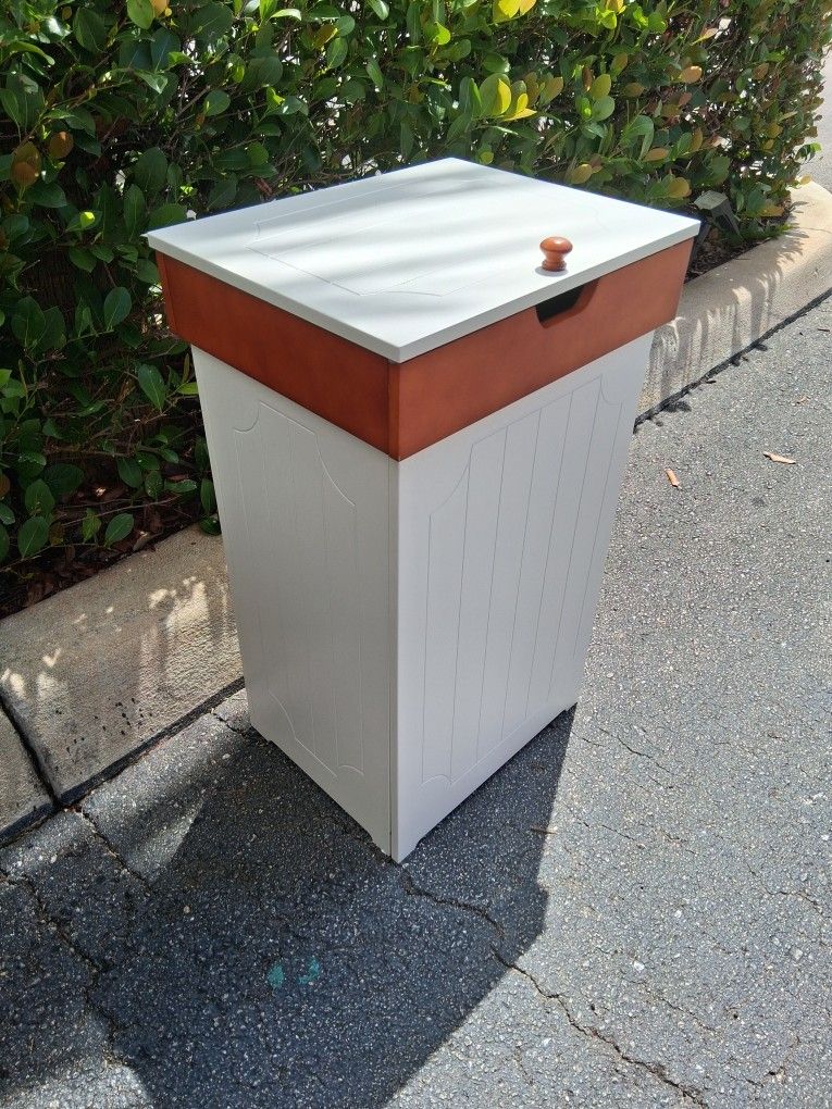 Trash Can Cabinet 23 Gallon (like new)