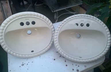 Large sinks porcelain cream color style is beautiful are in very good condition!!🌺