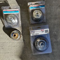 3- 3 1/2 Mini Cup Brush And 1- 4X. 020 C 578 Large Cup Brush