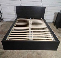 IKEA King Size Bed Frame With 2-Drawers, Good Conditions 👍, Black Color