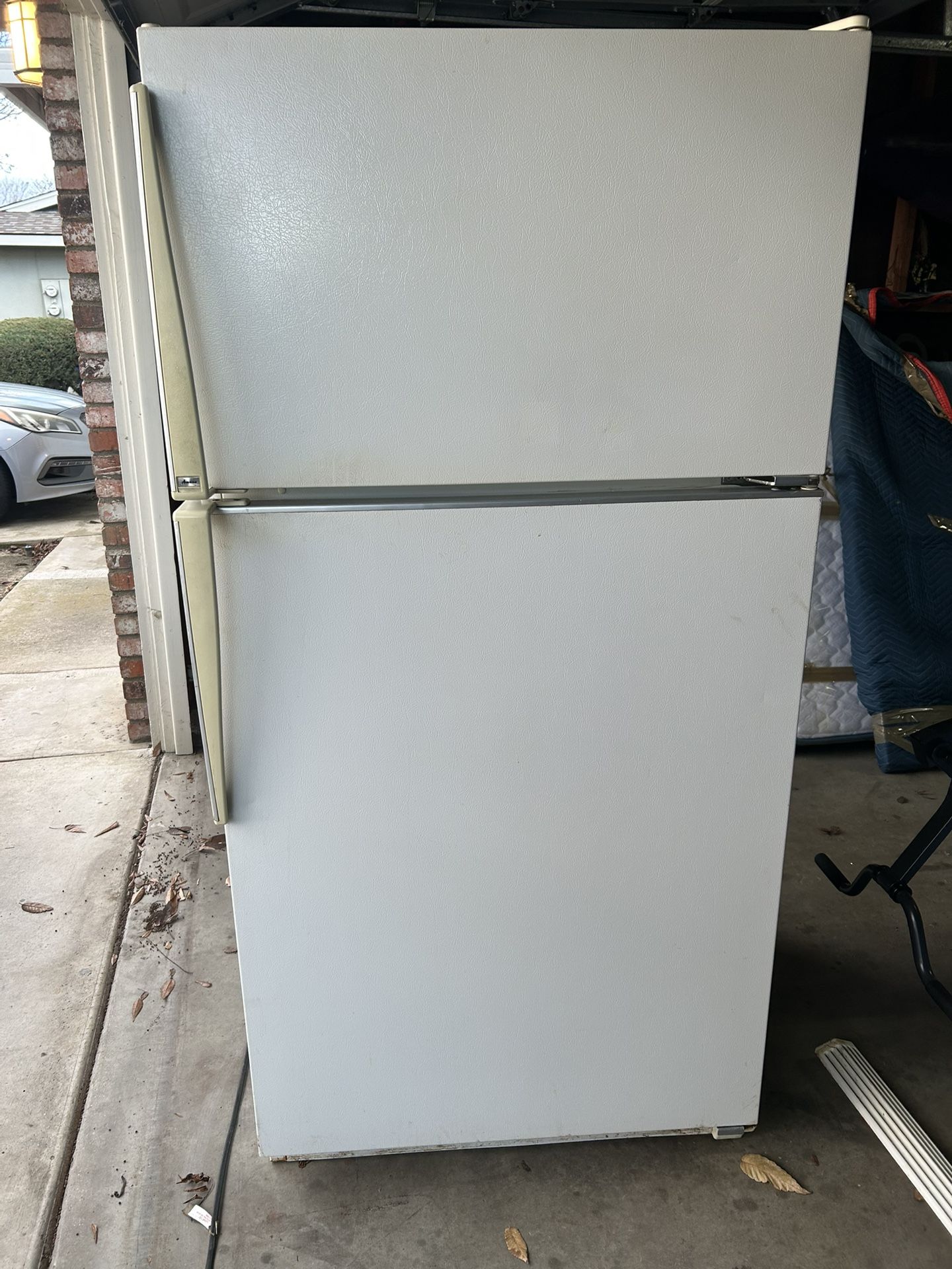 Amona Fridge
