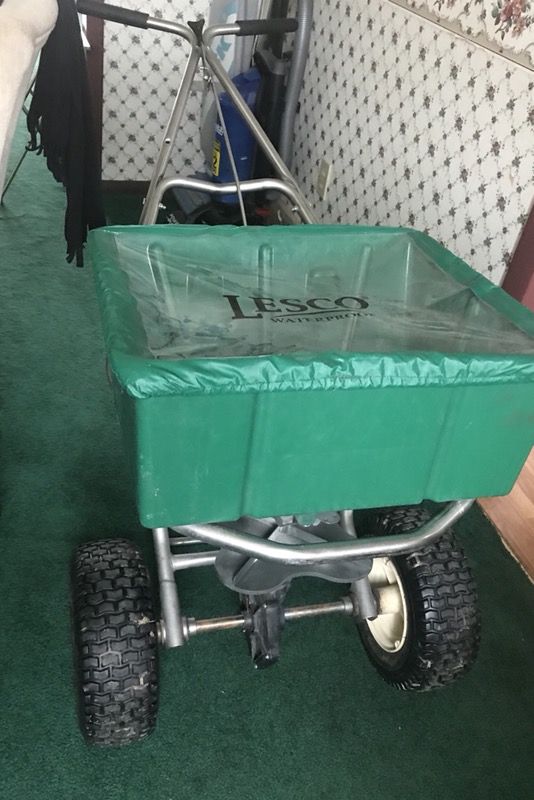 5 in 1 80 LB HOPPER LESCO FERTILIZER/SALT SPREADER w DEFLECTOR for Sale