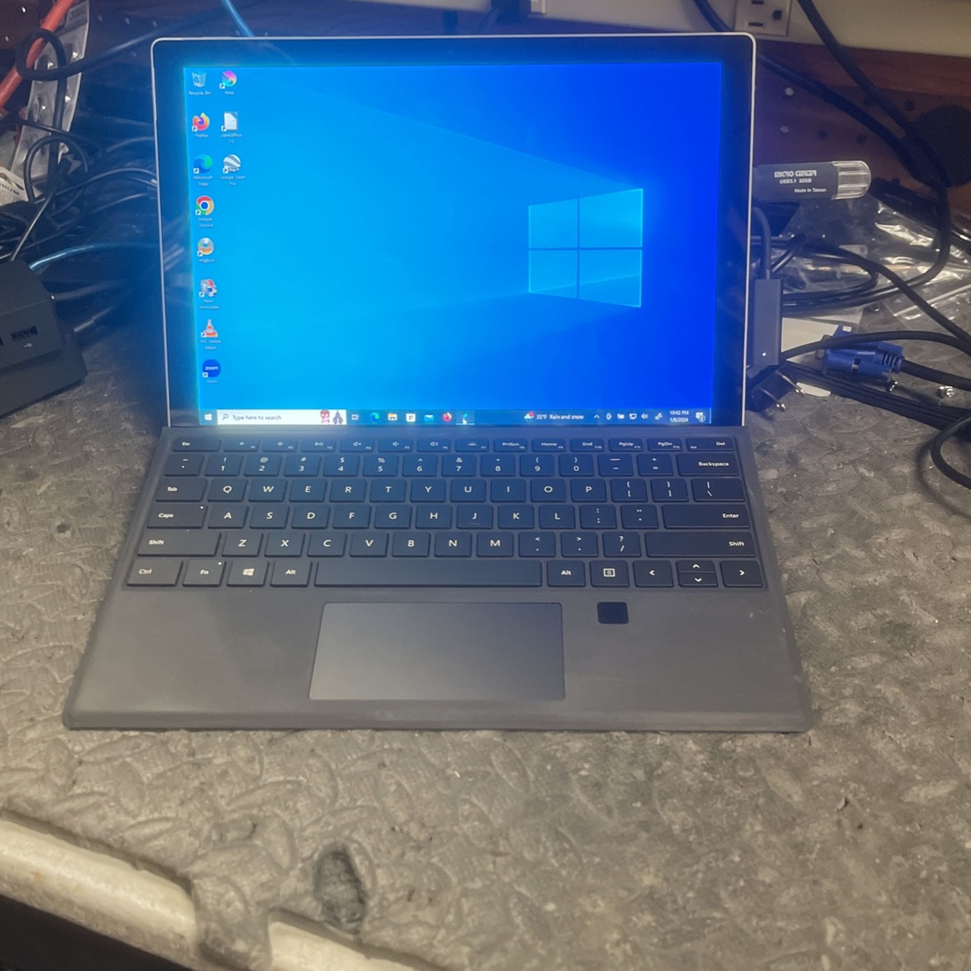 Surface Pro 5 I7 Cpu ,500 Gb ssd! With pen!