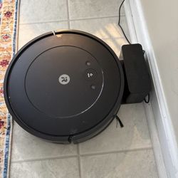 NEW iRobot Roomba Robot Vacuum & Mop Combo, Vacuums & Mops, Self Charging, Bagless !