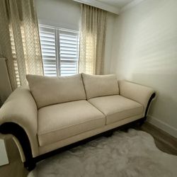 Gorgeous Like New Ethan Allen Couch 