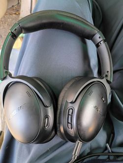 Bose QuietComfort Over-Ear Headphones Today only 125$