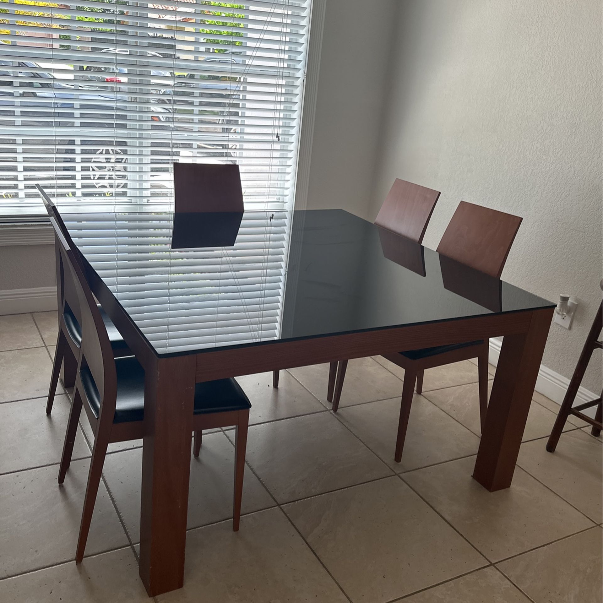 Dining Room for Sale in Miami, FL OfferUp