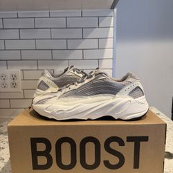 Adidas Yeezy Boost 700 V2 Static men’s size 10.5