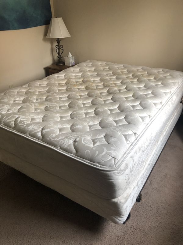 PENDING FREE Queen Mattress with box spring and bed frame. Pick up only. for Sale in Seattle