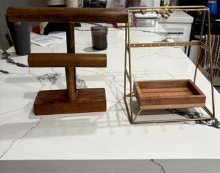 Jewelry holder