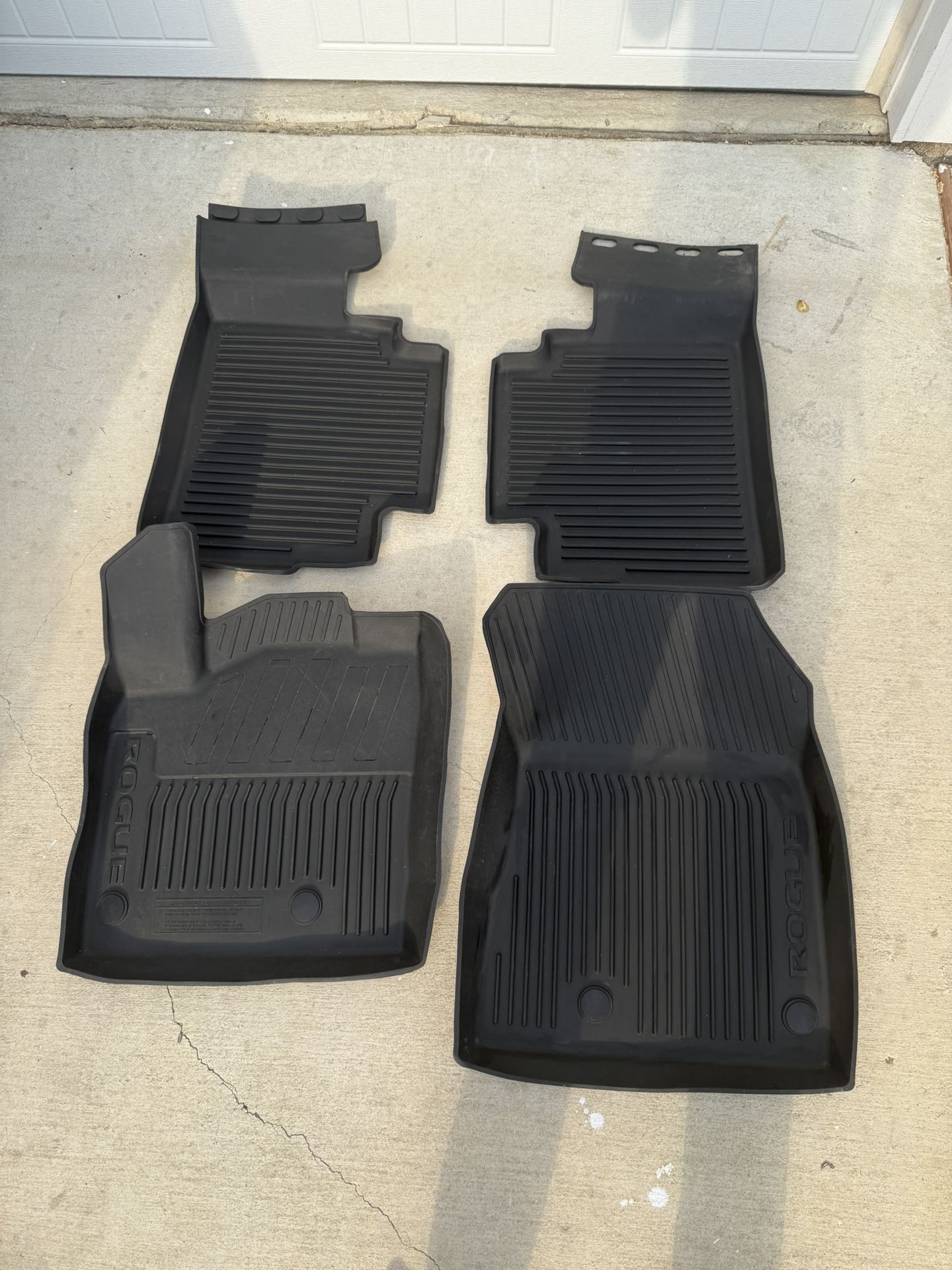 Nissan Rogue 2021, Floor Liners