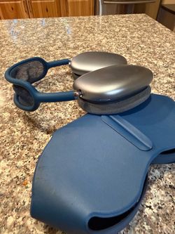 AirPods Pro Max in Sierra Blue