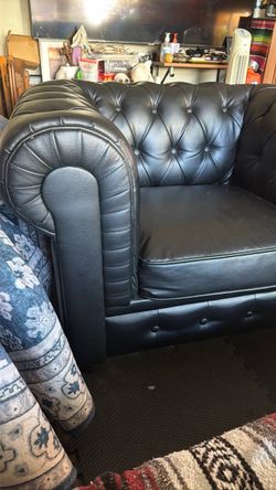 Leather black arm rest chair