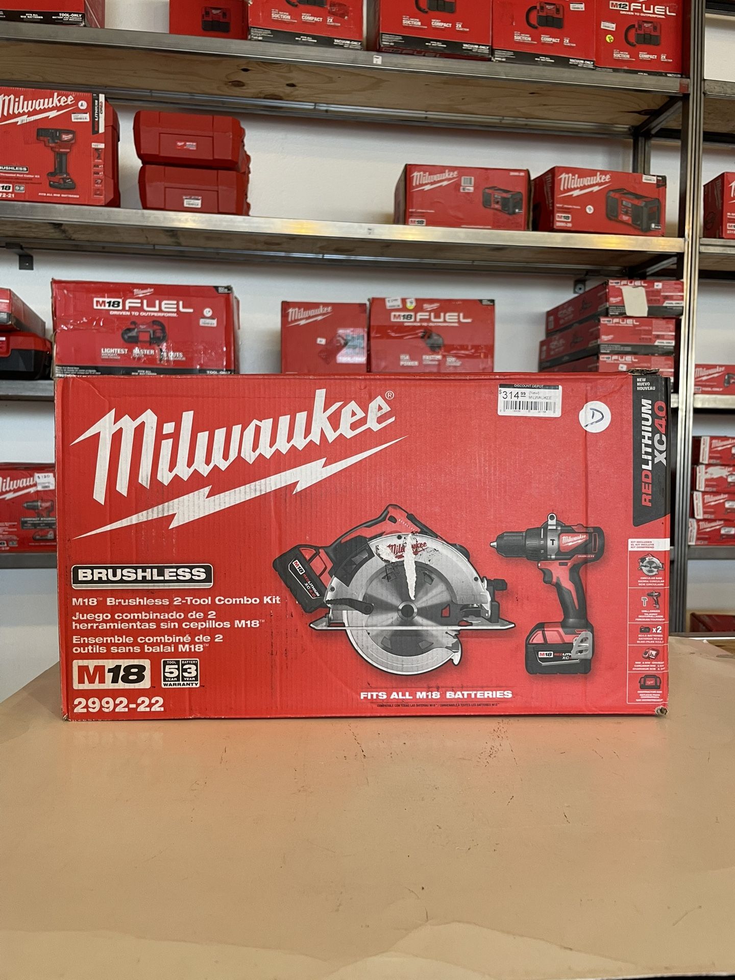 Milwaukee M18 18V Lithium DC-Ion Brushless Cordless Hammer Drill and Circular Saw Combo Kit (2-Tool) with Two 4.0 Ah Batteries…2992-22