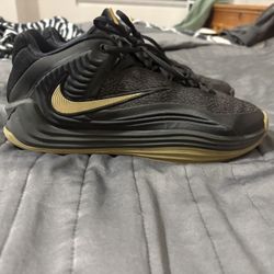 Nike Lebron Witness 7 black and gold basketball shoes  size 10 men