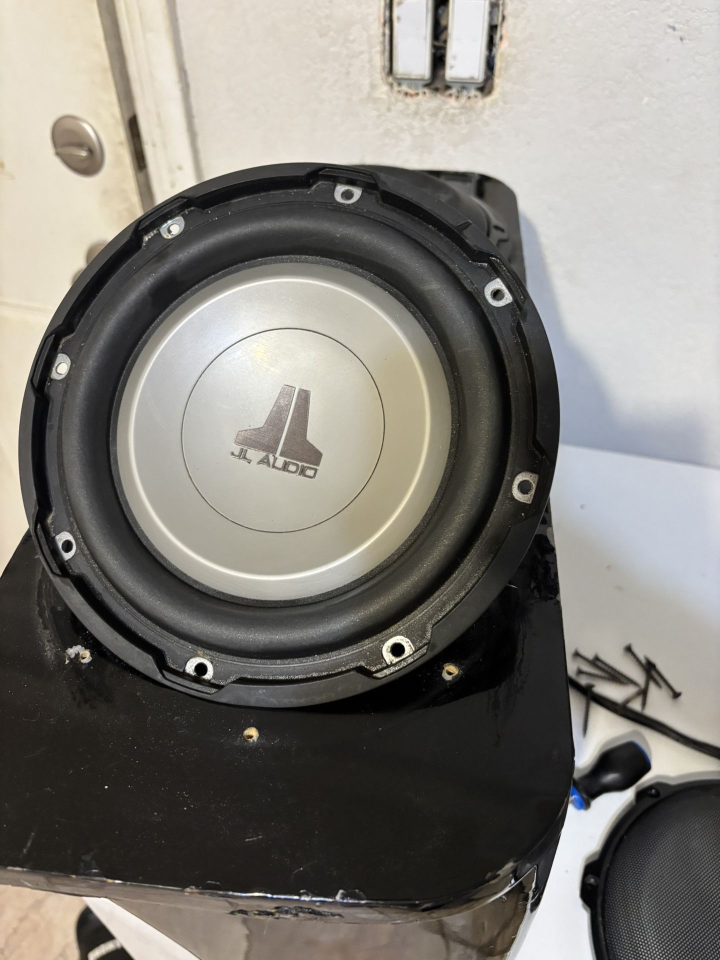 2 8” JL Subwoofers