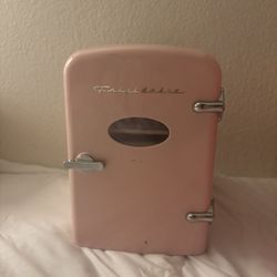 mini retro frigidaire fridge