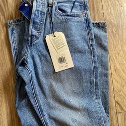 NEW LEVIS JEAN 27x28