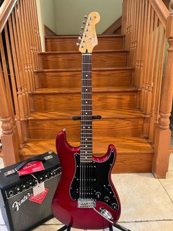 Fender MIM Limited Edition Stratocaster (Mint) w/ Fender Champion 20 Amp