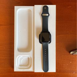 Apple Watch SE Gen 2 ( Like New!)